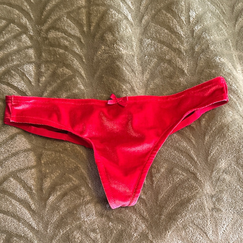 NWT Victorias Secret G String size small